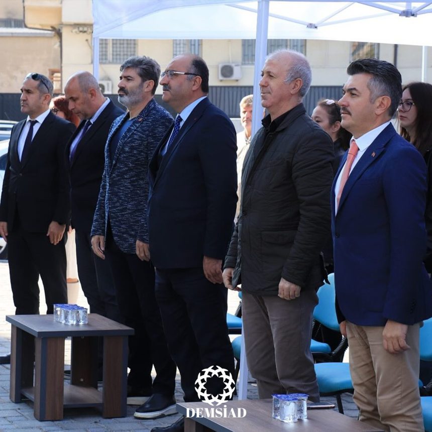 DEMSİAD Önlük Giyme Töreninde Gençlerle Buluştu (4)