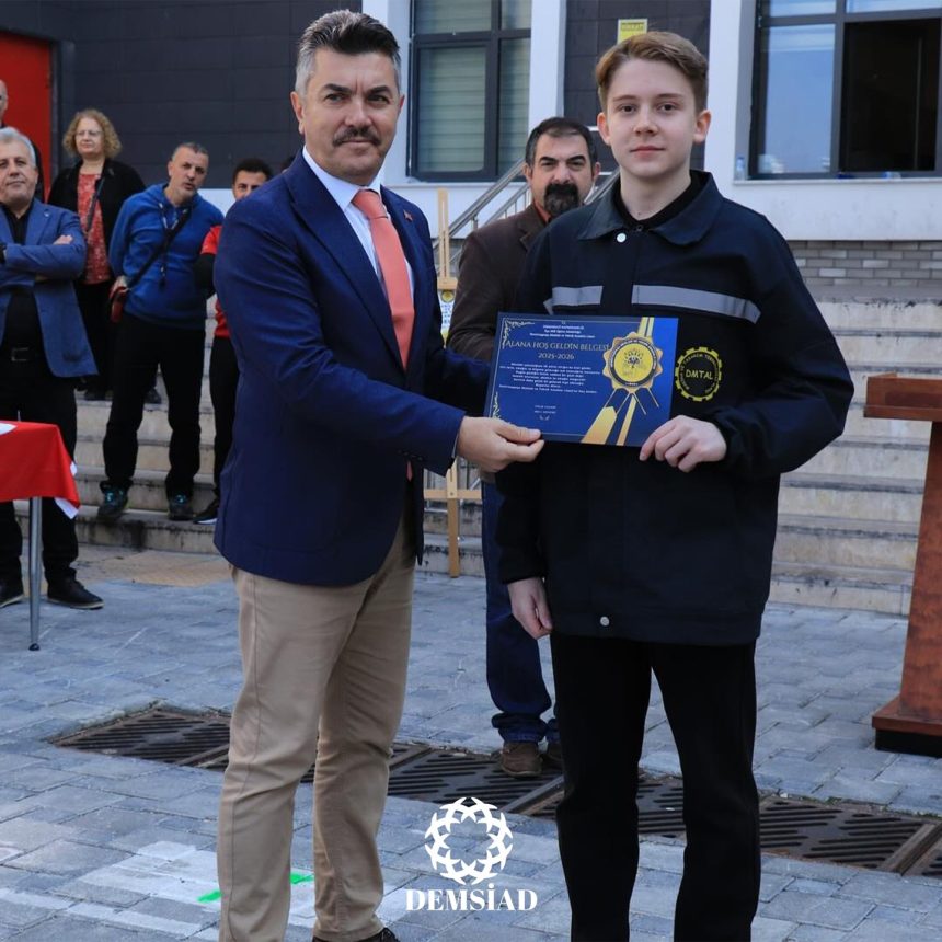 DEMSİAD Önlük Giyme Töreninde Gençlerle Buluştu (8)