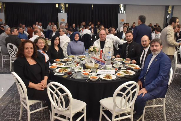 İMSİAD Geleneksel İftarında Genç Üyelere Sertifika (2)