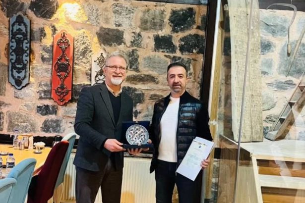 Uludağ MYO'dan Derneğimize Teşekkür Plaketi (4)