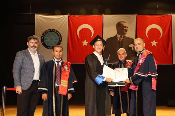 DEMSİAD Uludağ MYO 37. Dönem Mezuniyetine Katıldık (4)